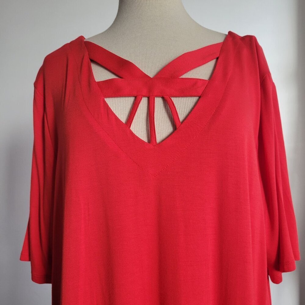 Chico’s Zenergy Runway Red Flowing Back Detail Tunic (Size: Size 3 - XL)